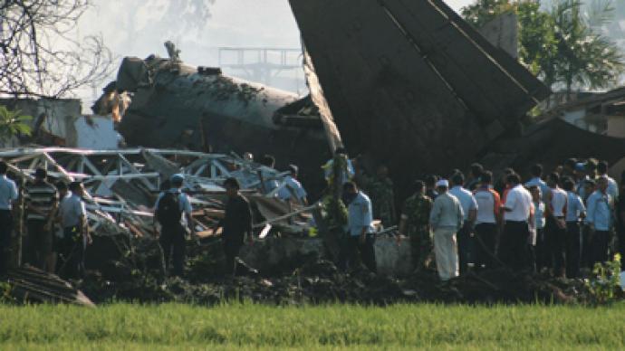 Plane crashes in Indonesia's Jakarta - 6 dead