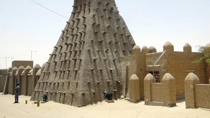Extremists destroy historic shrines in Timbuktu, Mali