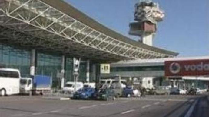 Italian airline workers go on strike