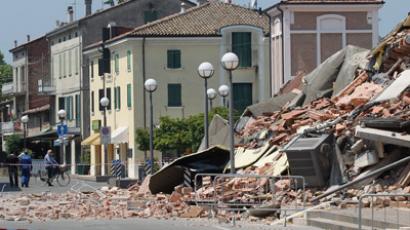 Six Italian scientists jailed for six  years each for failing to predict 2009 quake that killed over 300 people