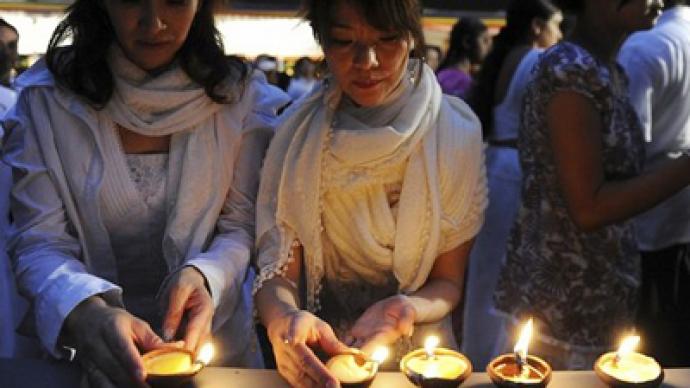 Japanese pay last respects to earthquake victims