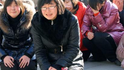 Tiny tears: Children grieve over N Korea’s leader (VIDEO)
