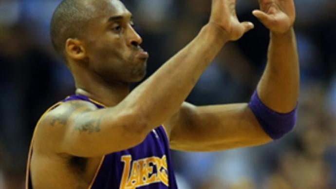 Kobe pushes Lakers into NBA final series 