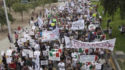 Mexican police disperse thousands of teachers protesting education changes