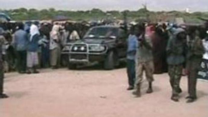 Mogadishu far from cease-fire, dozens flee Somalia