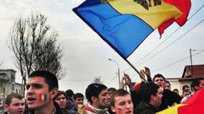 Moldova torn between East and West seeks to end stalemate 