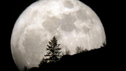 Kind of Blue: Second full moon in month fills night sky