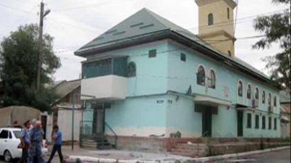 Dagestan suicide bombing kills 4 road police, injures 5