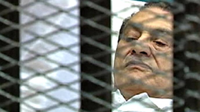 "Keep your head up Mubarak!" – Egypt trial in photos and details