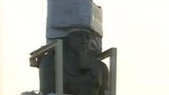Pharaoh’s statue set for new home