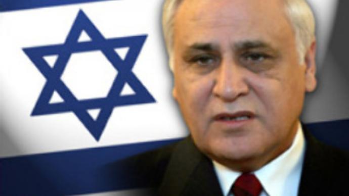 Plea bargain saves Israeli president from rape charge 