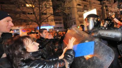 Romanian president survives impeachment referendum
