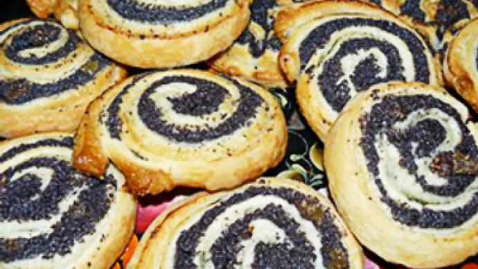 Poppy seeds: food or drug?