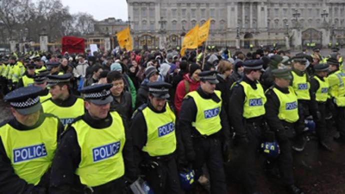 Student clashes as UK parliament says yes to fees hike