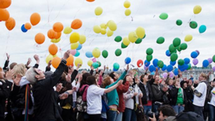 Rainbow-colored skies mark gay solidarity