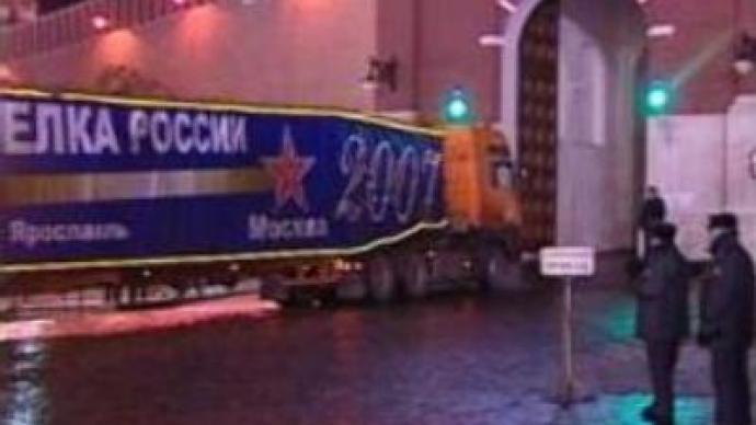 Russia's main Christmas tree arrives at the Kremlin