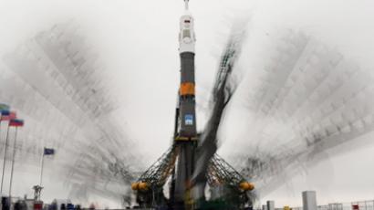 Soyuz takes spies high in the sky 