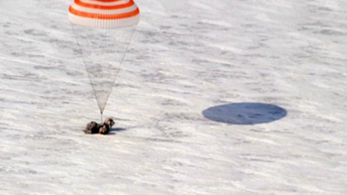 Soyuz spacecraft brings orbit-wanderers home