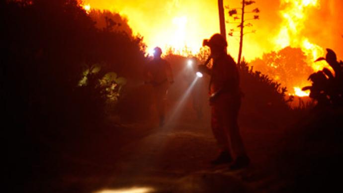 Thousands forced to evacuate as wildfire rages near Spanish tourist hotspot