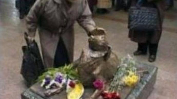 Stray mongrel monument unveiled in Moscow