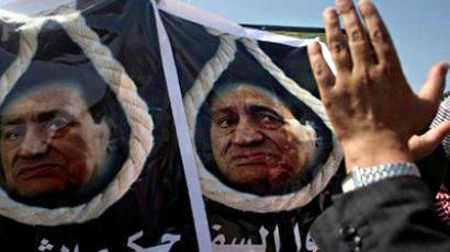Clashes erupt as Mubarak returns to court 