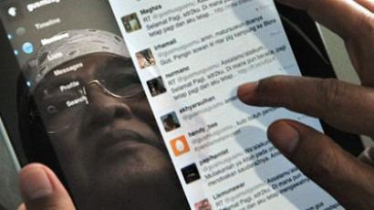 Twittkrieg: 'Nazi' account closure Twitter's first