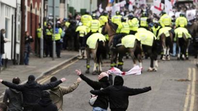 Police clash with ultraconservative anti-Islamist demo in UK, arrest 28