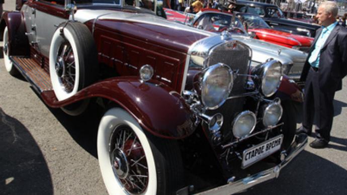 Vintage cars rally to capture Muscovites’ hearts