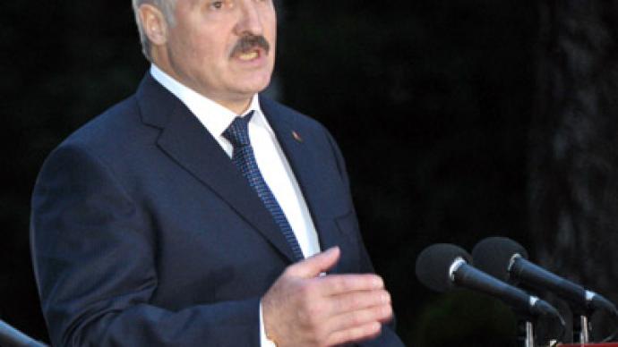 Lukashenko vows to oppose foreign threats and color revolutions