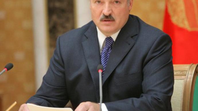 Lukashenko calls Russia and EU partners, seeks help
