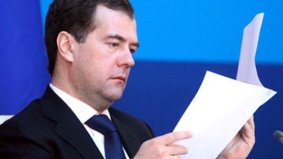 Medvedev tells governors to clean up state contracts