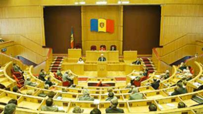 Constitutional court orders Moldovan parliament to disband