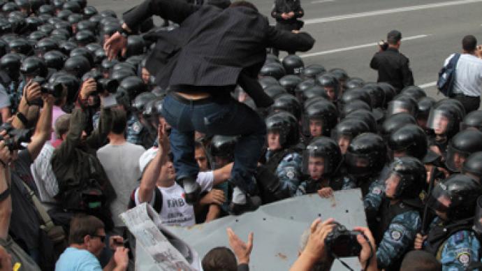 Opposition clashes with police on Ukrainian Independence Day