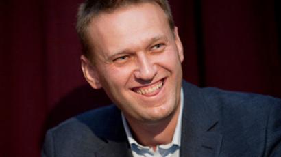 Russian anti-corruption blogger Navalny files party registration papers
