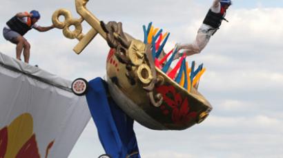 Flying deep: Germans kick off summer with flugtag fest (VIDEO)