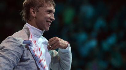 ‘Never-ending second’ incident mars Olympic fencing contest