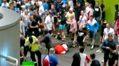 Polish and Russian football fans clash in Warsaw, at least 15 injured (VIDEO)