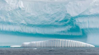 Australian ship stuck in Antarctic ice over Christmas, 70 on board