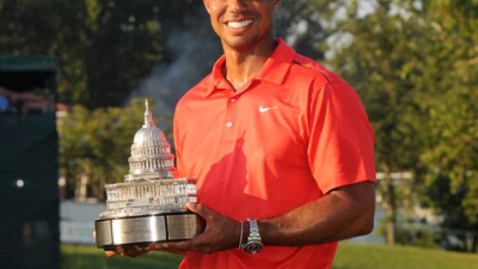 Woods lifts 74th PGA trophy