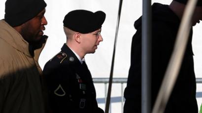 Manning attorney denounces unfair trial, files clemency papers