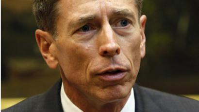 Socialite entwined in Petraeus scandal sues Pentagon