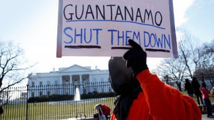 Gitmo tribunal goes on despite Obama's vow