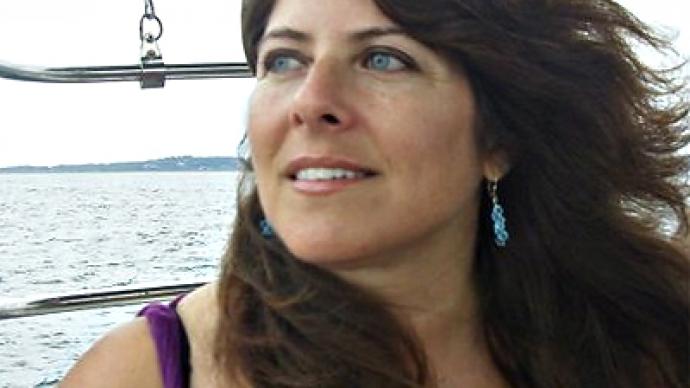 Naomi Wolf fights fellow feminists over Assange