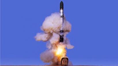 Iran tests short-range missiles 