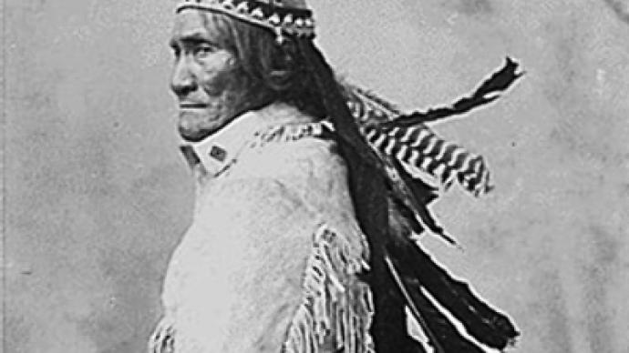 Geronimo's Heirs Sue Secret Yale Society Over His Skull - The New