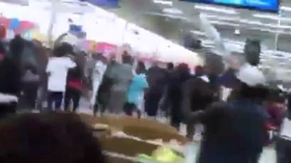 Black Friday shopping marred by shooting, clashes and arrests (VIDEOS)