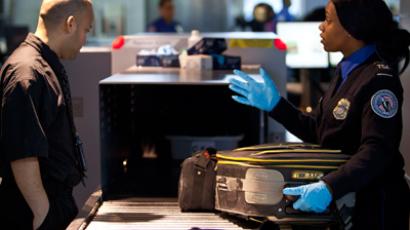 Man booted from airplane for wearing anti-TSA shirt 