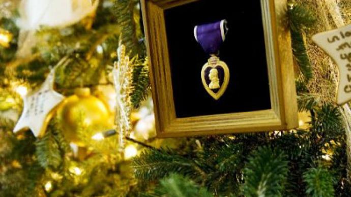 US Marines mail Christmas gifts to the dead