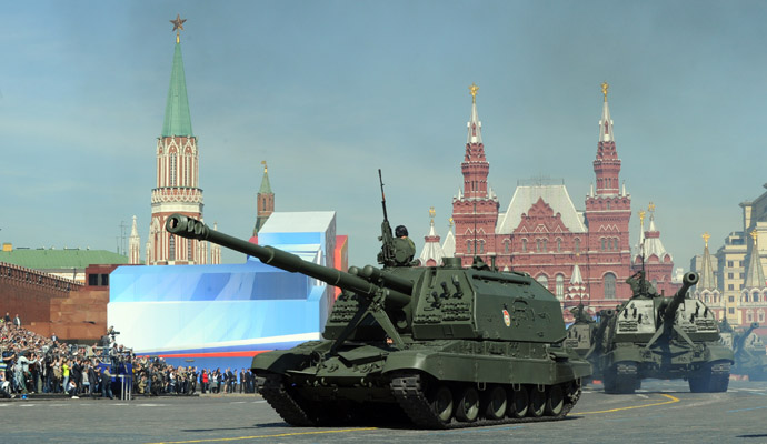 A column of Russia's Msta-S self-propelled howitzers rolls at the Red Square in Moscow, on May 9, 2013, during Victory Day parade. (AFP Photo)
