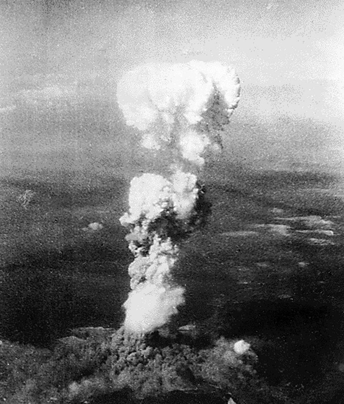 This file photo taken 06 August 1945 shows smoke billowing 20,000 feet above Hiroshima,Japan while smoke from the burst of the first atomic bomb had spread over 10,000 feet on the target at the base of the rising column. (AFP Photo)